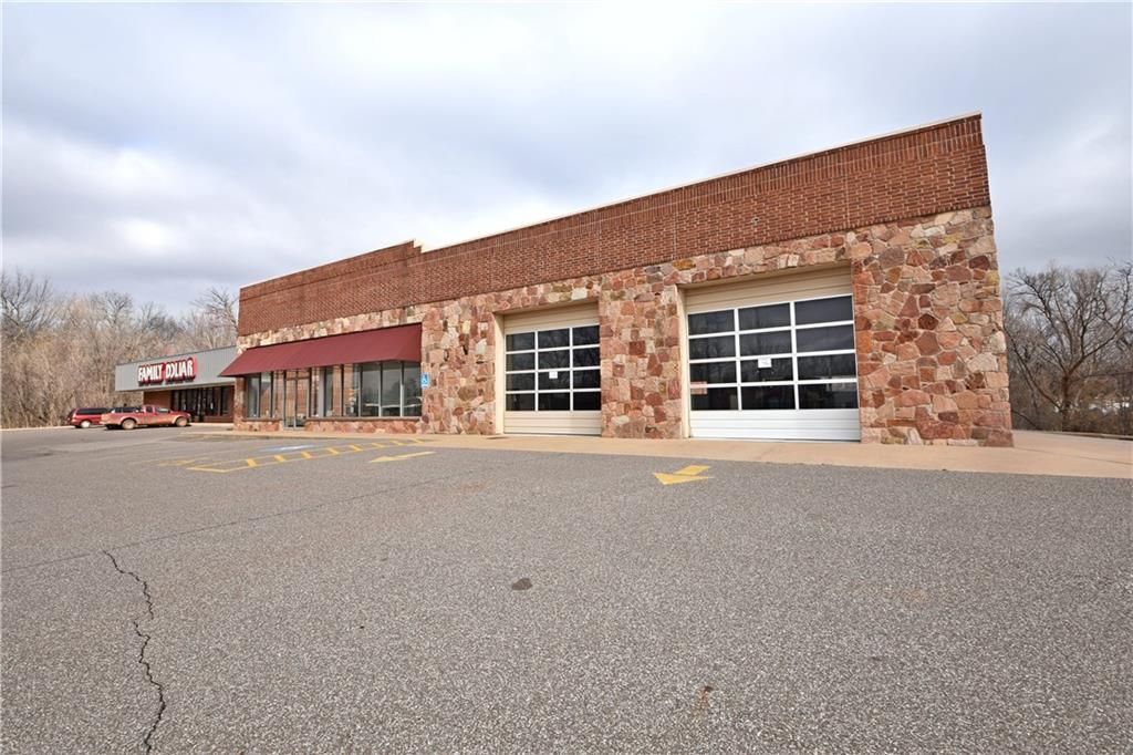 Tirebuilding_Kahkesh: 816 S Division St, Guthrie, OK 73044